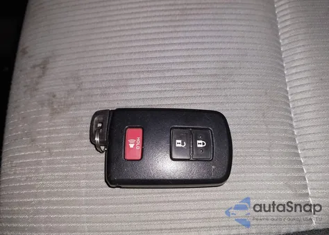 2013 Toyota Prius C Three from USA, damaged, VIN JTDKDTB35D1049233